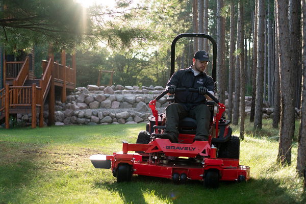 Gravely | Zero-Turn Mowers | Pro-Turn Z for sale at Carroll's Service Center