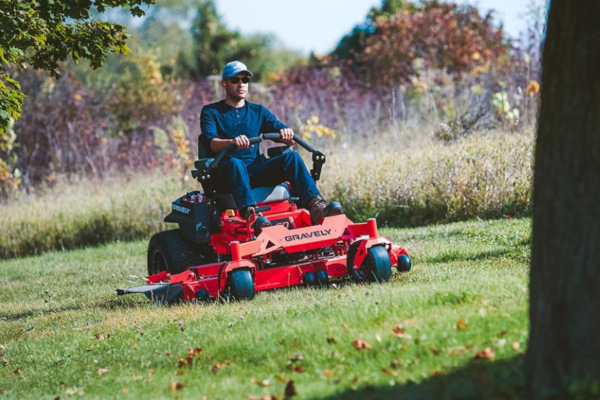 Gravely | Zero-Turn Mowers | ZT HD for sale at Carroll's Service Center