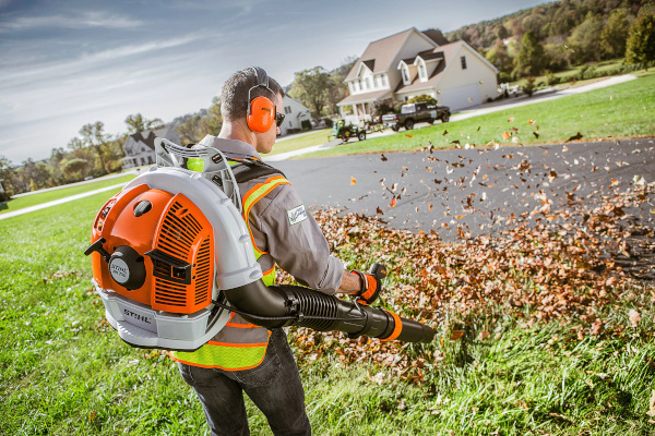 Stihl | Blowers & Shredder Vacs | Professional Blowers for sale at Carroll's Service Center