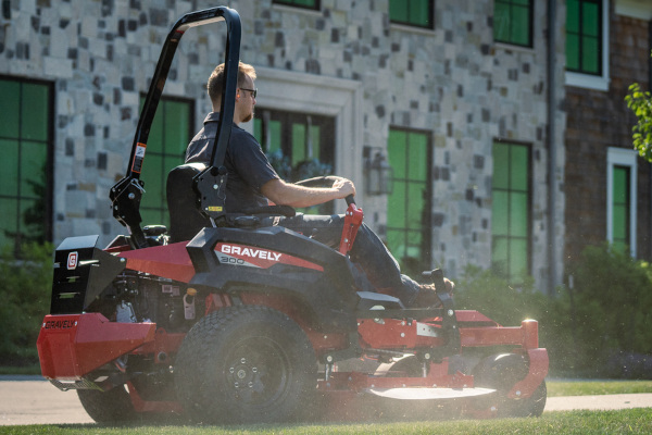 Gravely | Zero-Turn Mowers | PRO-TURN® 300 for sale at Carroll's Service Center